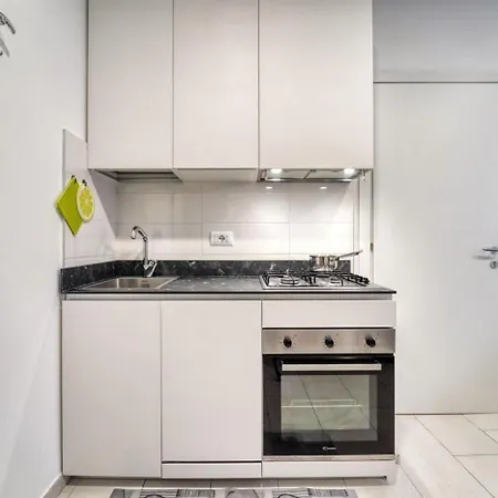 Residenza Via Carloni 18 Appartement