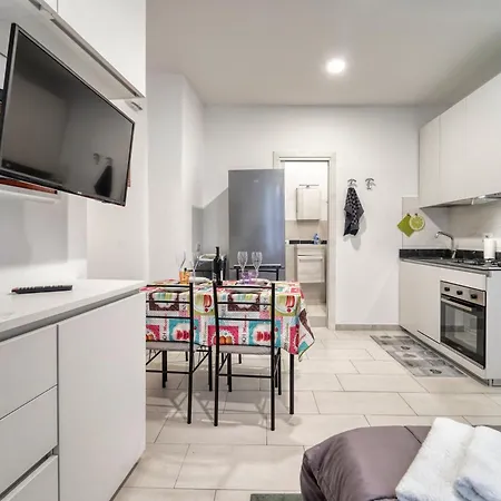 Residenza Via Carloni 18 Appartement