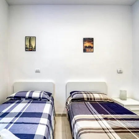 Residenza Via Carloni 18 Lägenhet Como